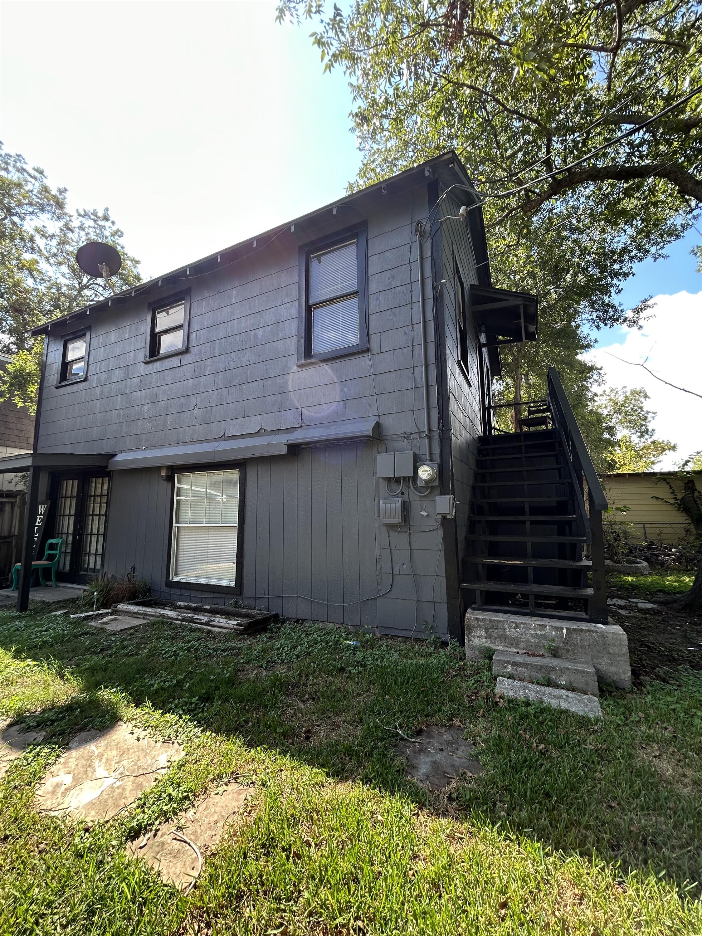 105 East Adoue Avenue - 2