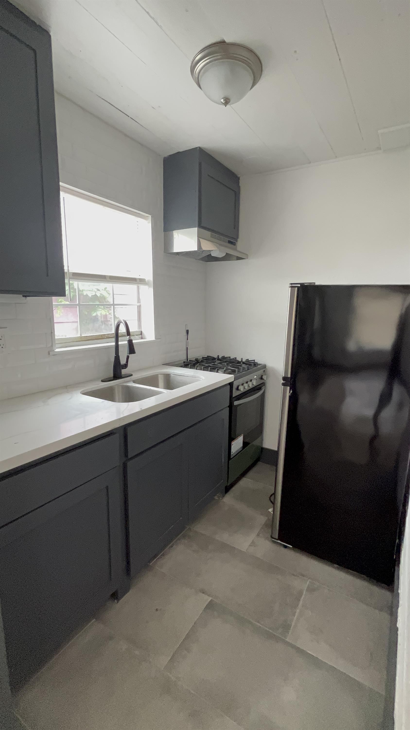512 DELL COURT #7