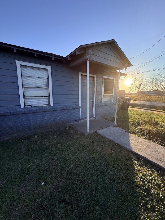 3102 Christie Street